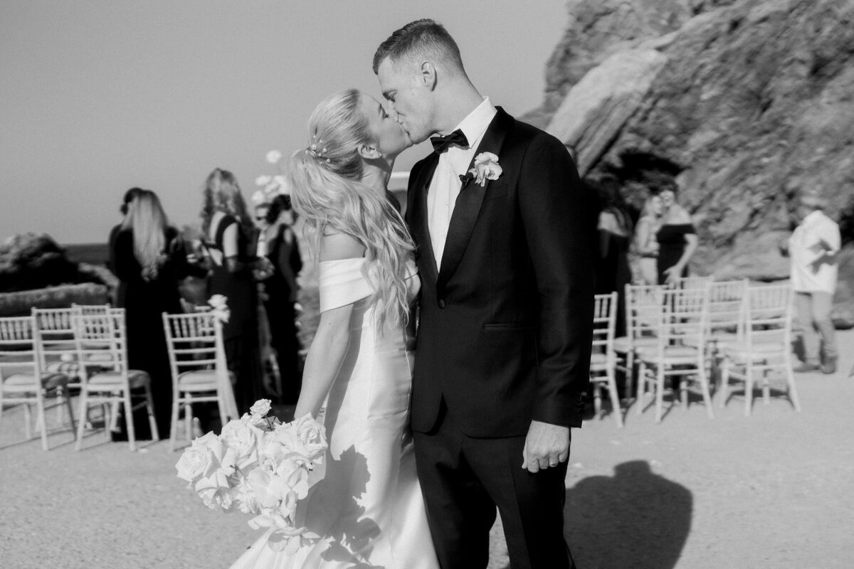 065-Cinematic-Editorial-Destination-Wedding-Skopelos-Island-Greece-Lisa-Vigliotta-Photography