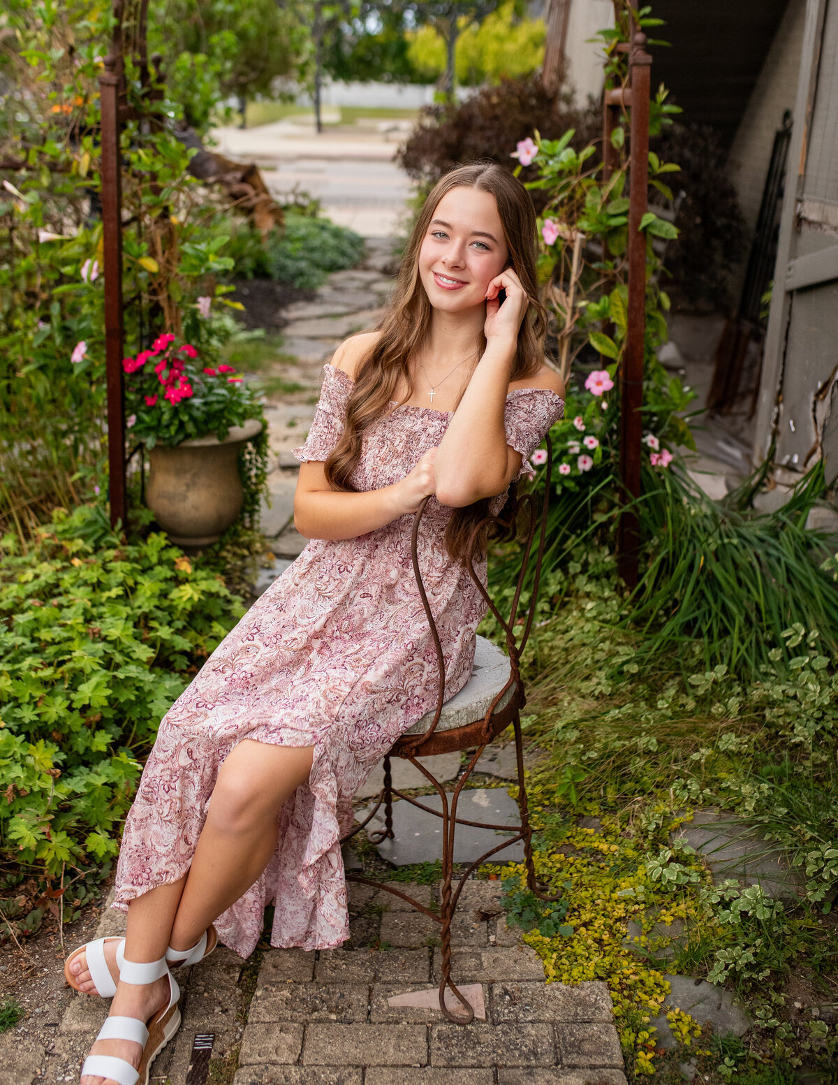 Brighton-michigan-senior-portrait-photographer-anadalai-photography
