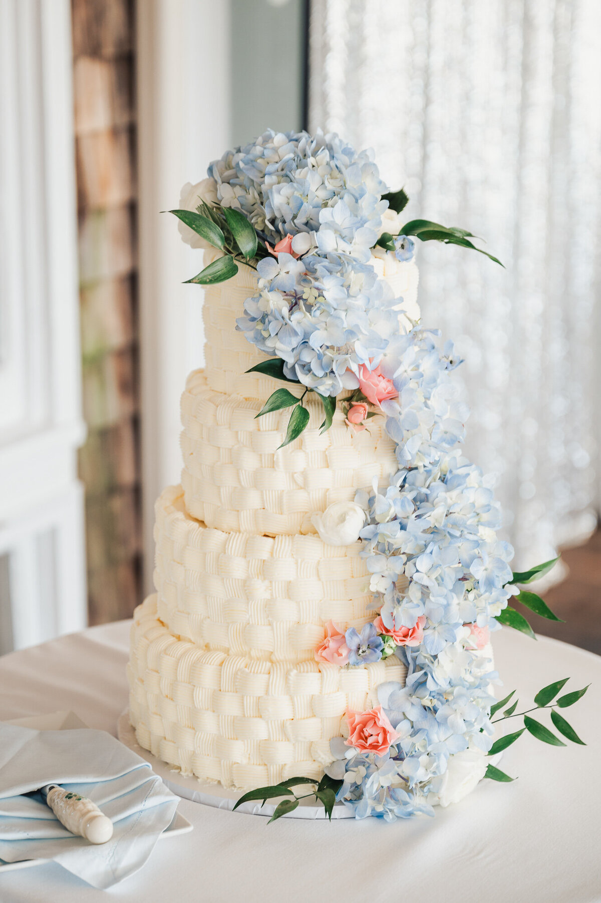 June-White-Elephant-Wedding-Zofia-033