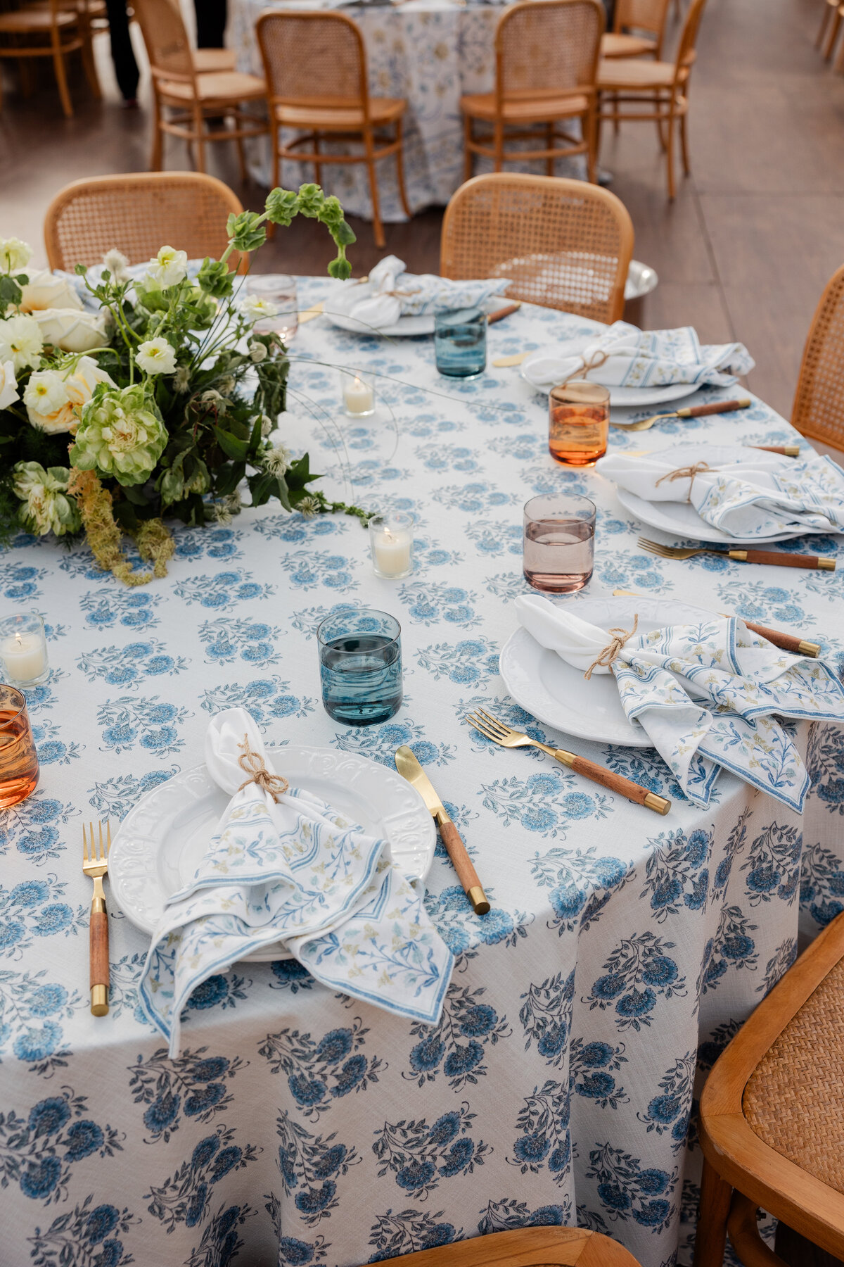 blue-and-white-wedding-tablescape-at-smith-farm-gardens