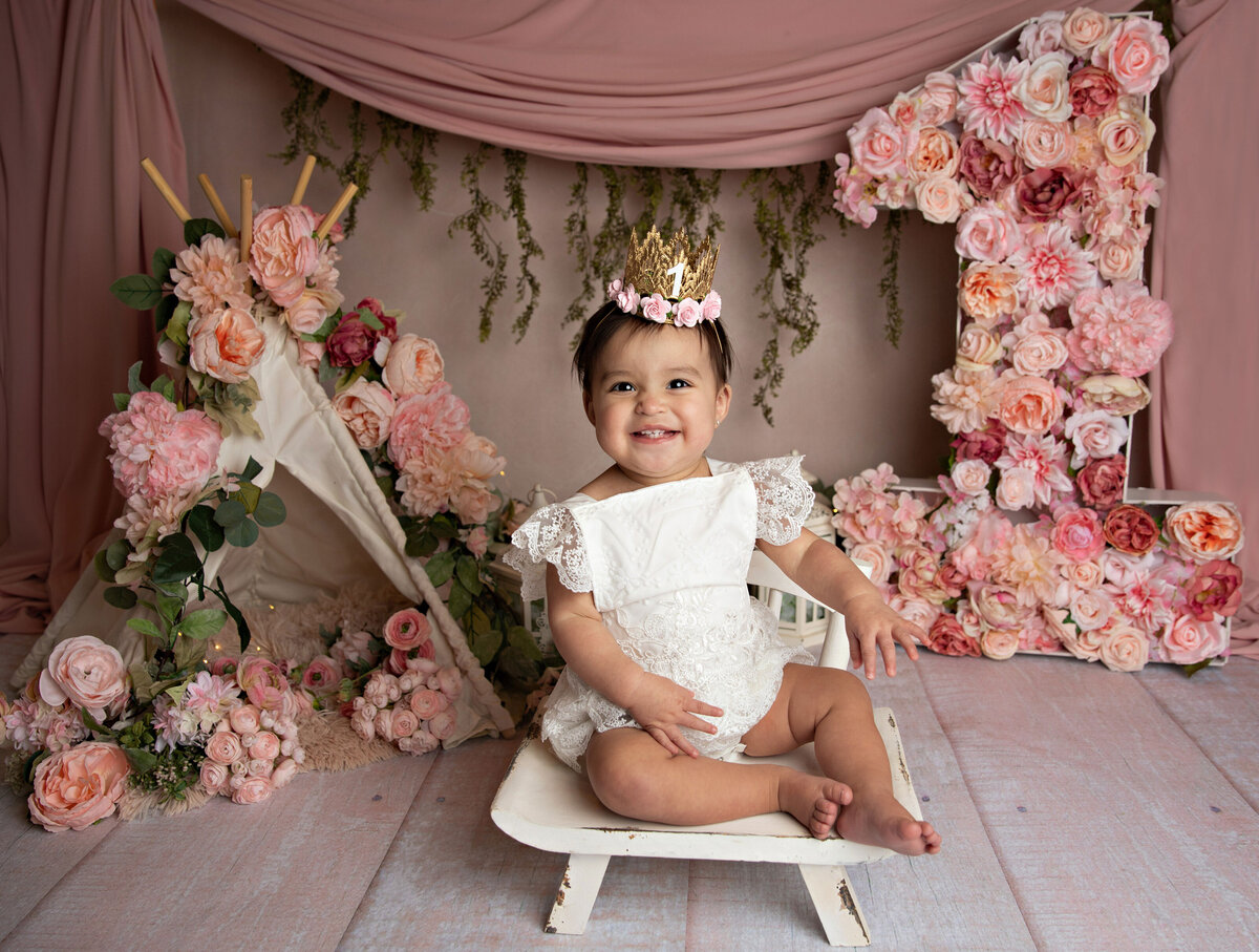 cakesmashbestphotographertudiofamilybirthdaynewbornboyamilynewborngirlfirstbirthdayportraiturephotographystudioportraitsnewborngirlboyfamilyEvaMaganaPhotographychildphotographer (9 of 10)