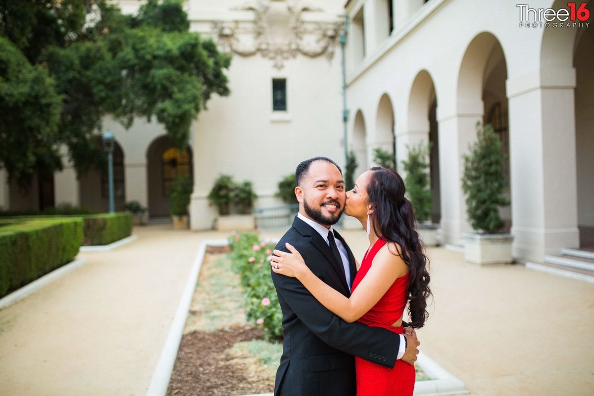 Pasadena City Hall Engagement Photos Los Angeles County Professional Photography Urban Unique