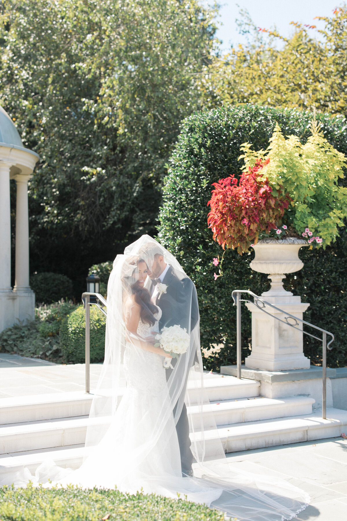 Molly Sue Photography Wedding at Park Chateau 22