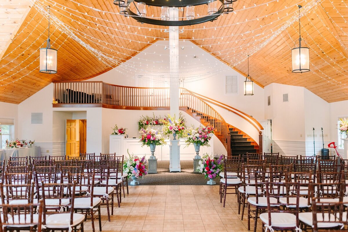 Modern_Black_Tie_Rainy_Summer_Wedding_Spruce_Point_Inn_Maine_Photography_0022