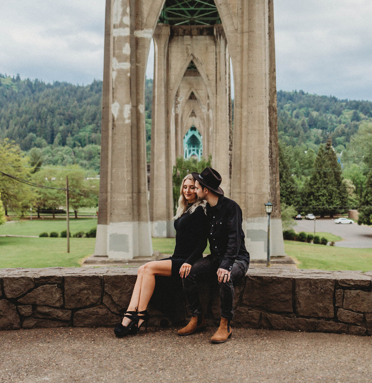 Portland, Oregon couples session 32-6187