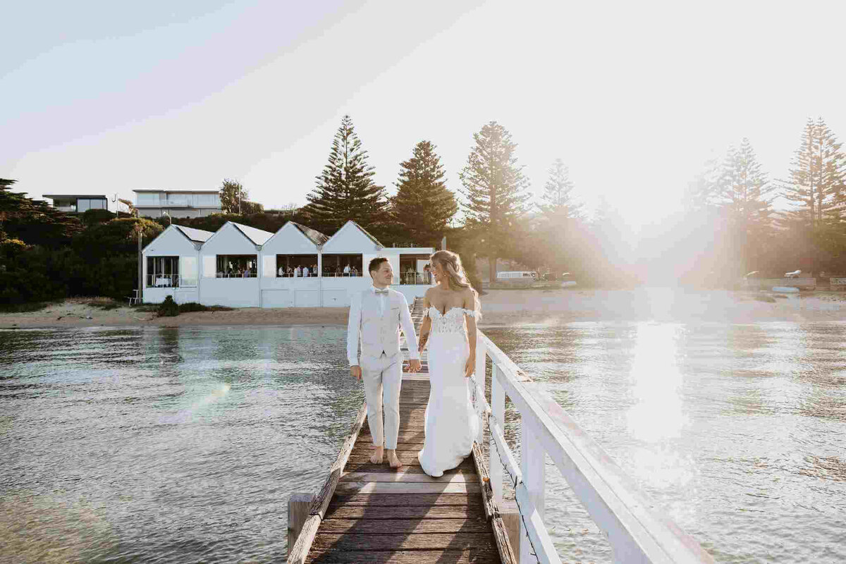 bride_groom_on_pier