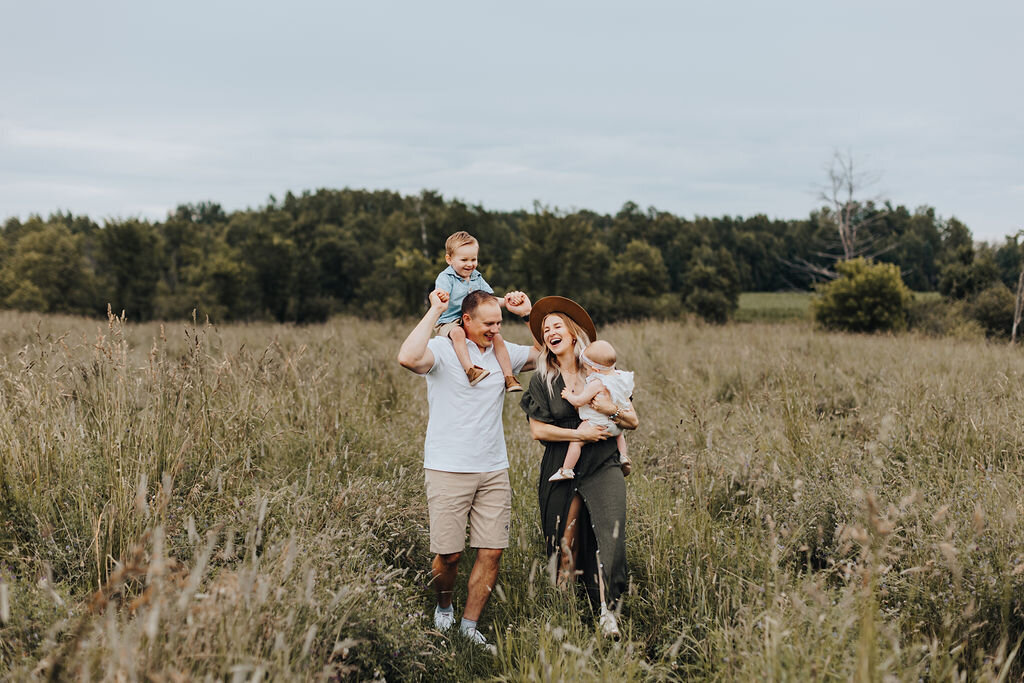 Open Field Ottawa Family Photos - Andrews Family 1 - Maiora Studios