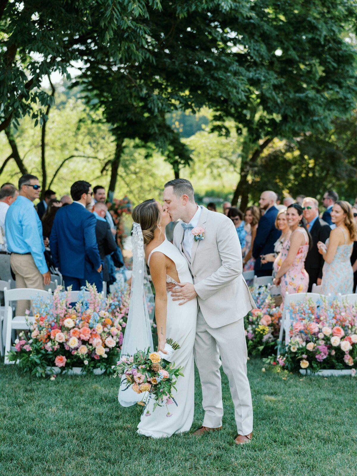 farm-at-eagles-ridge-lancaster-wedding-091