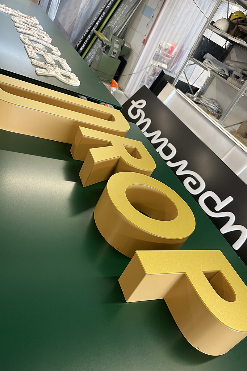 ellis-signs-built-up-aluminium-letters-burger-drop-newcastle-gateshead-north-east