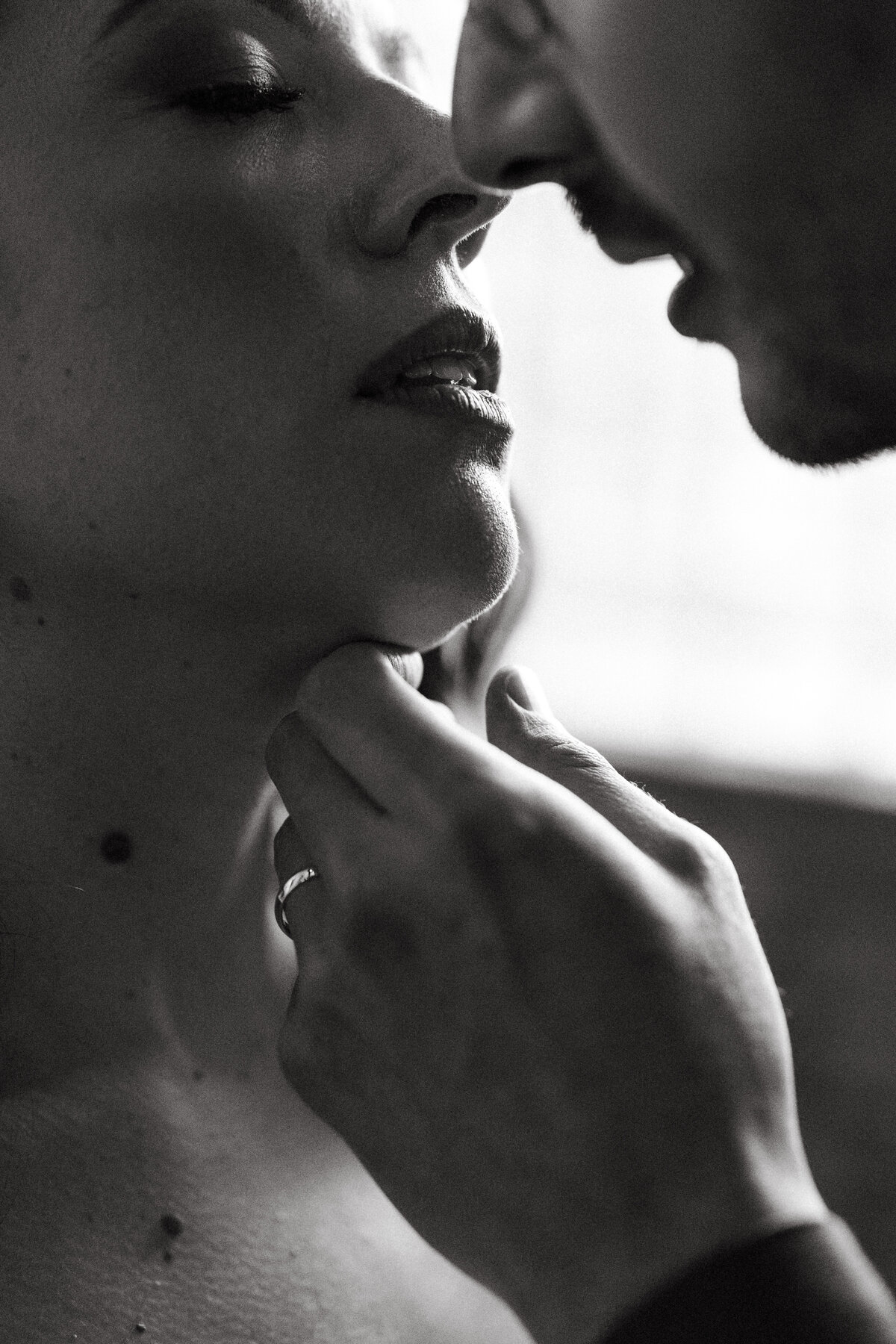 Romantic-Elegant-Moment-Wedding-Painterly