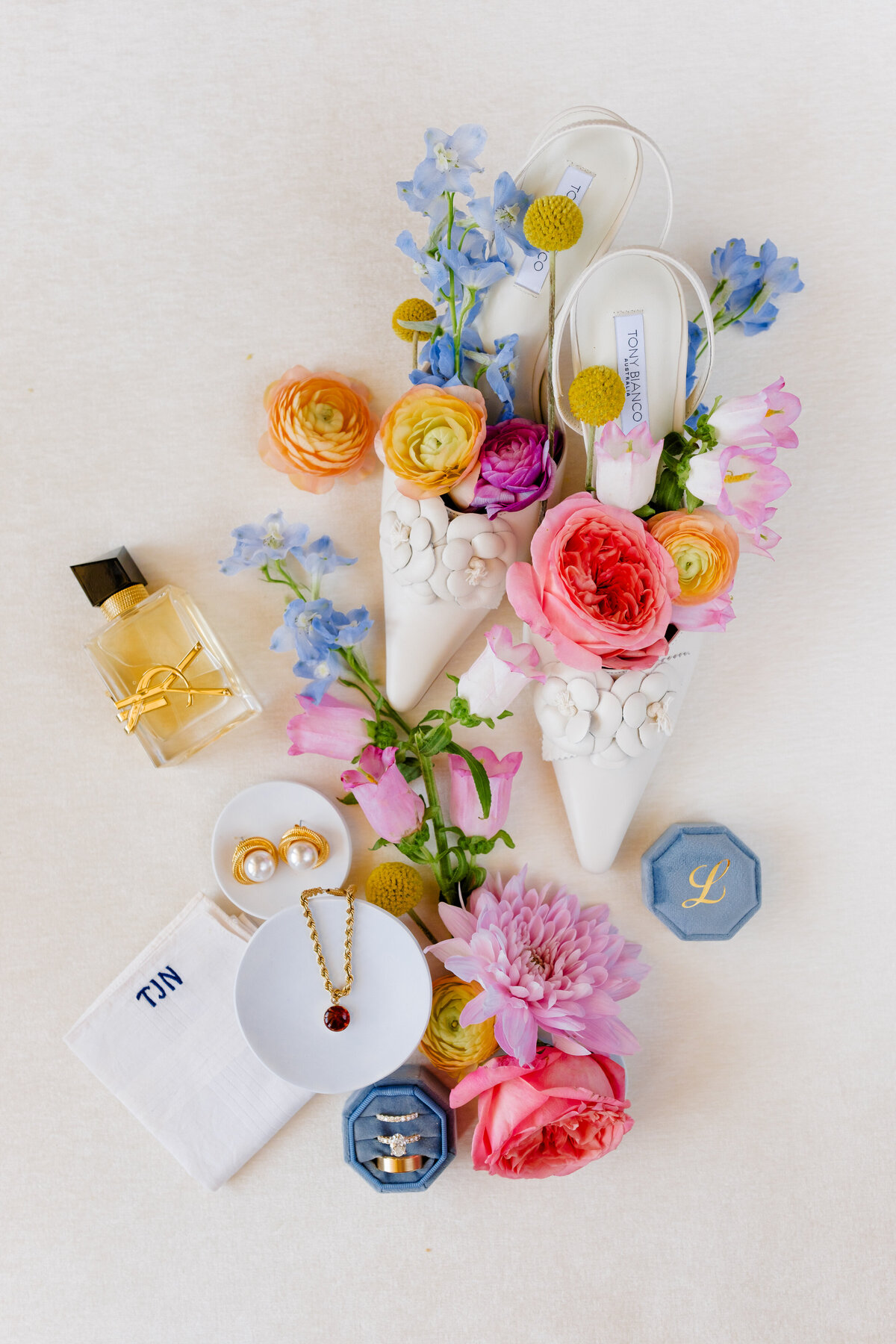 colorful bridal details at Mission Hills Country Club Kansas City wedding