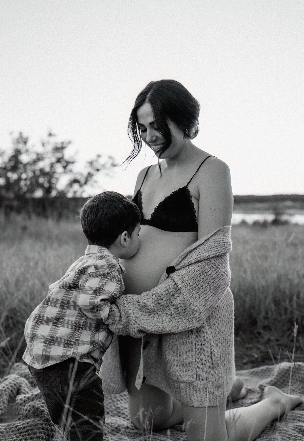 Austin-Lifestyle-Photographer-SweetMaternityStory-60