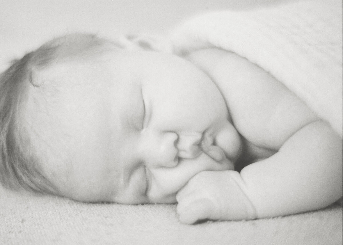 newborn_film_photography_waterloo8