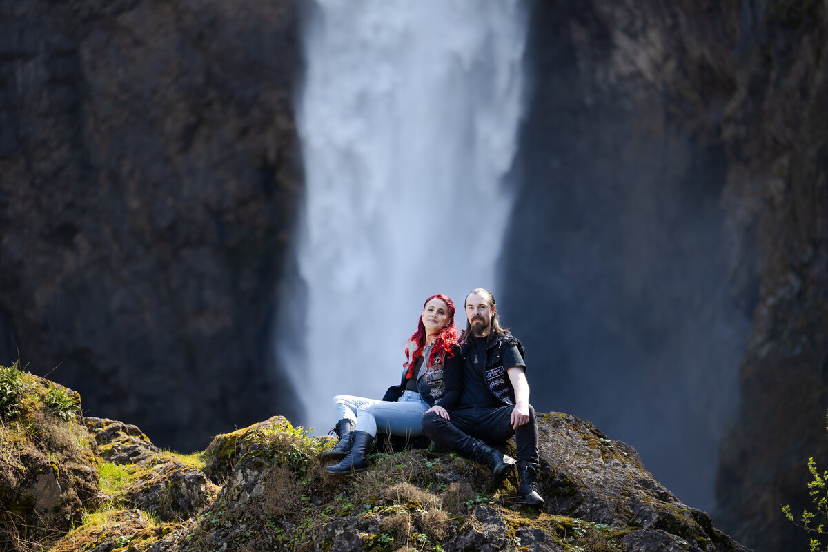couples photography infront of a waterfall