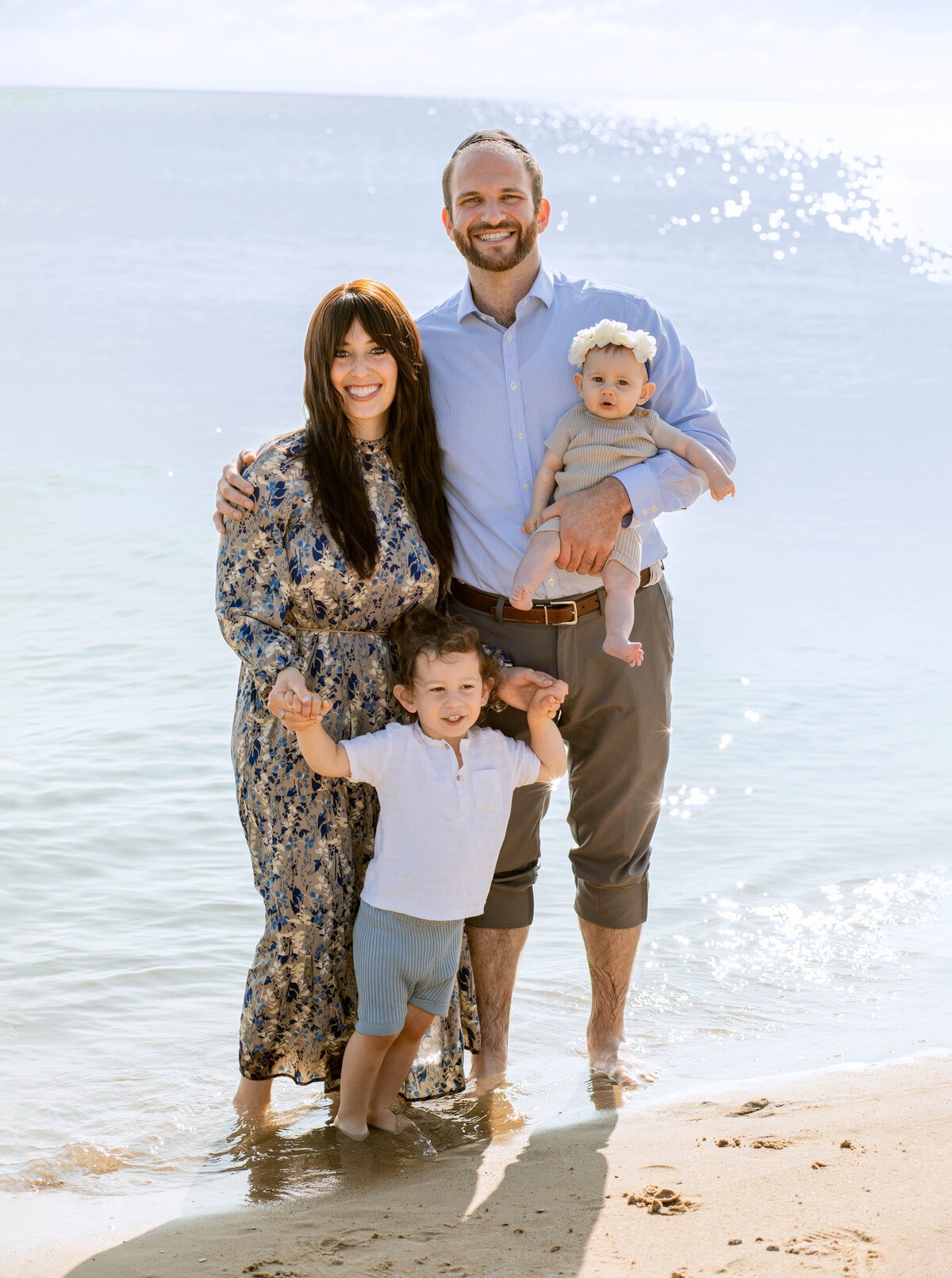 beach-family-water