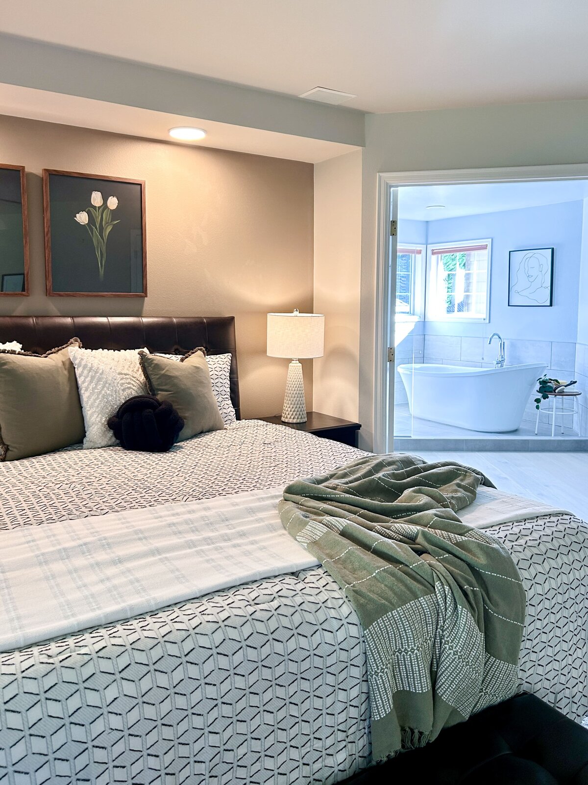 occupied-staging-snohomish-craftsman-master-bedroom-modernmollusk