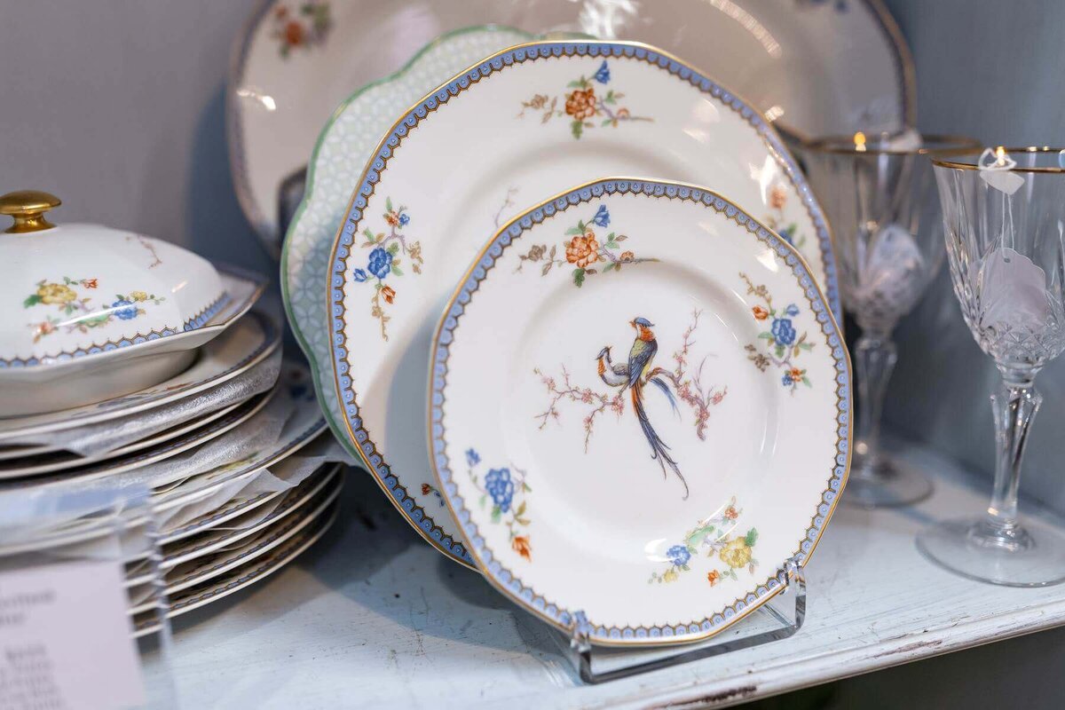GHOST-HOST-ANA-OHLANDT-CHARTREUSE-FREDERICK-MARYLAND-VINTAGE1