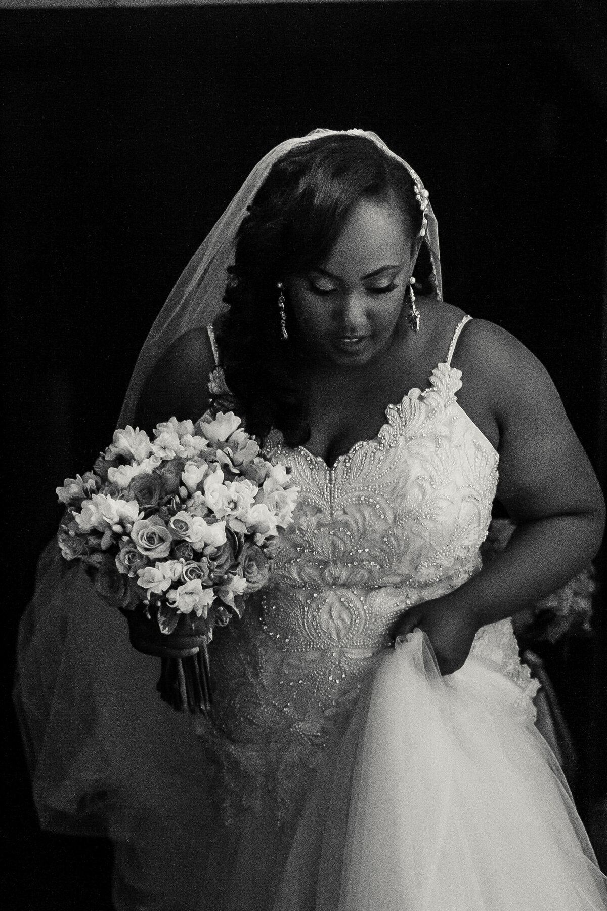 njeri-bishota-lauren-ashley-wedding-dress-flowers-emotion-black-and-white