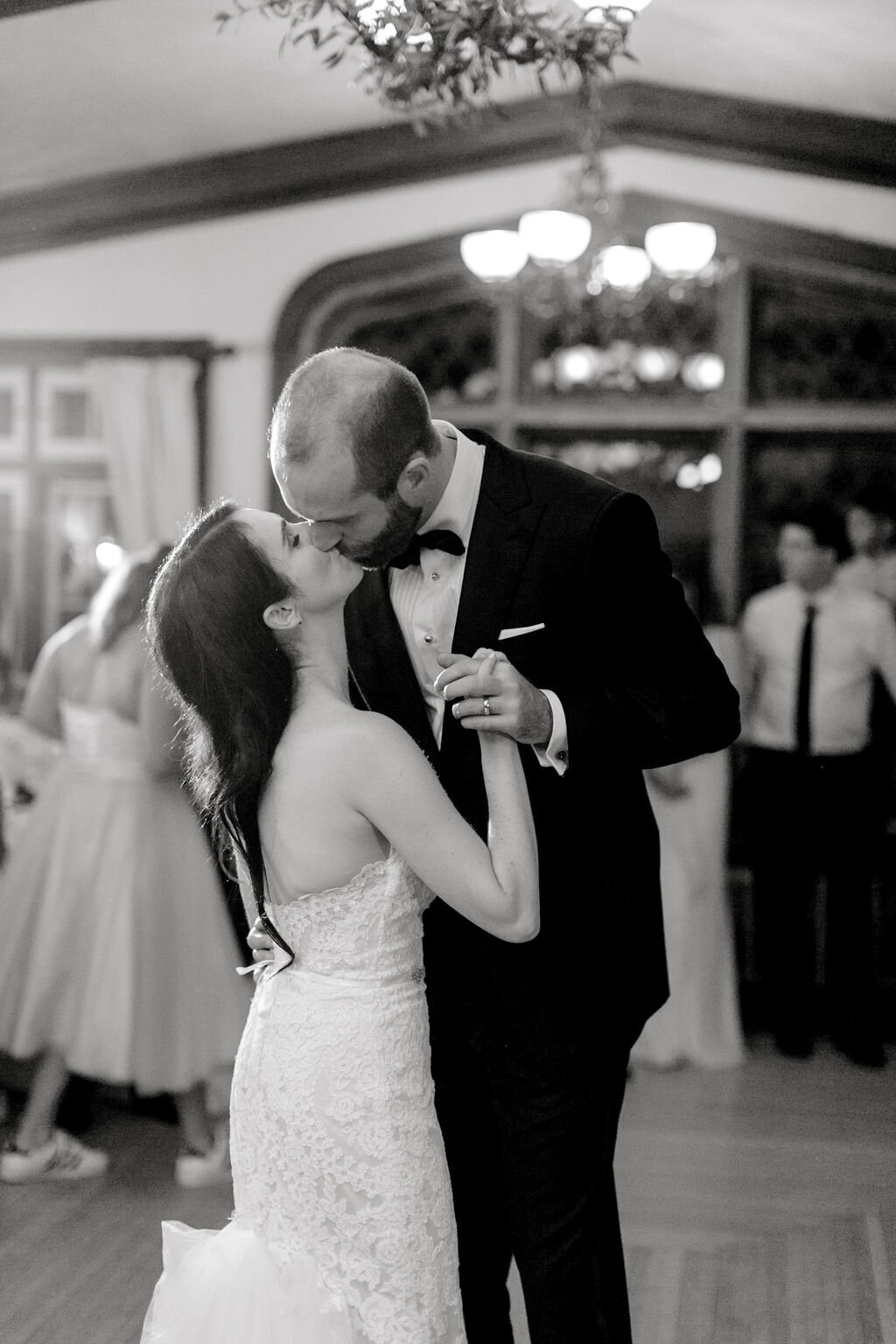 toronto-wedding-soft-airy-photographer-richelle-hunter-anna-rob-elsie-perrin-733