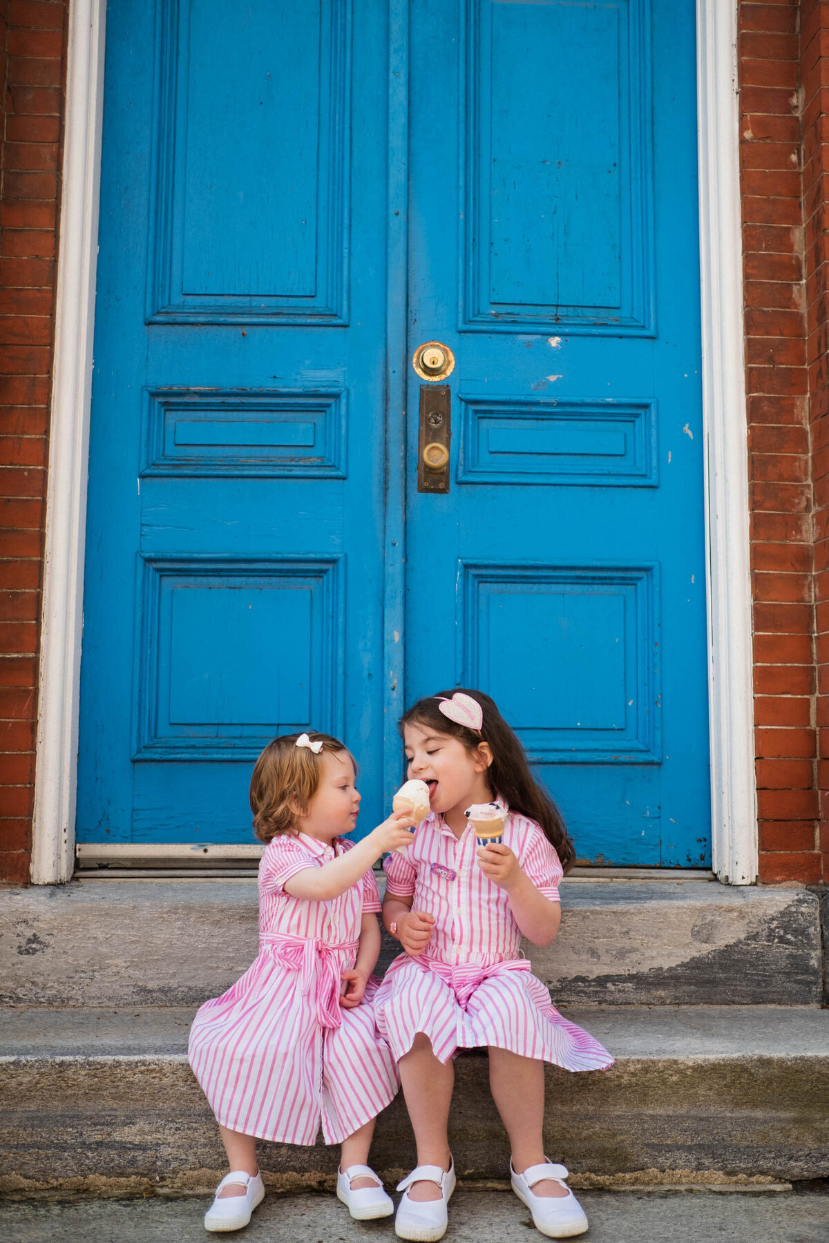 candid-natural-boston-newborn-family-photographer-zev-fisher-085