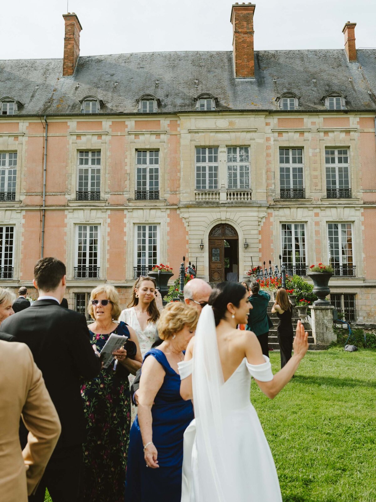 Romantic French Chateau Wedding in Paris - Stacey Vandas Photography 39