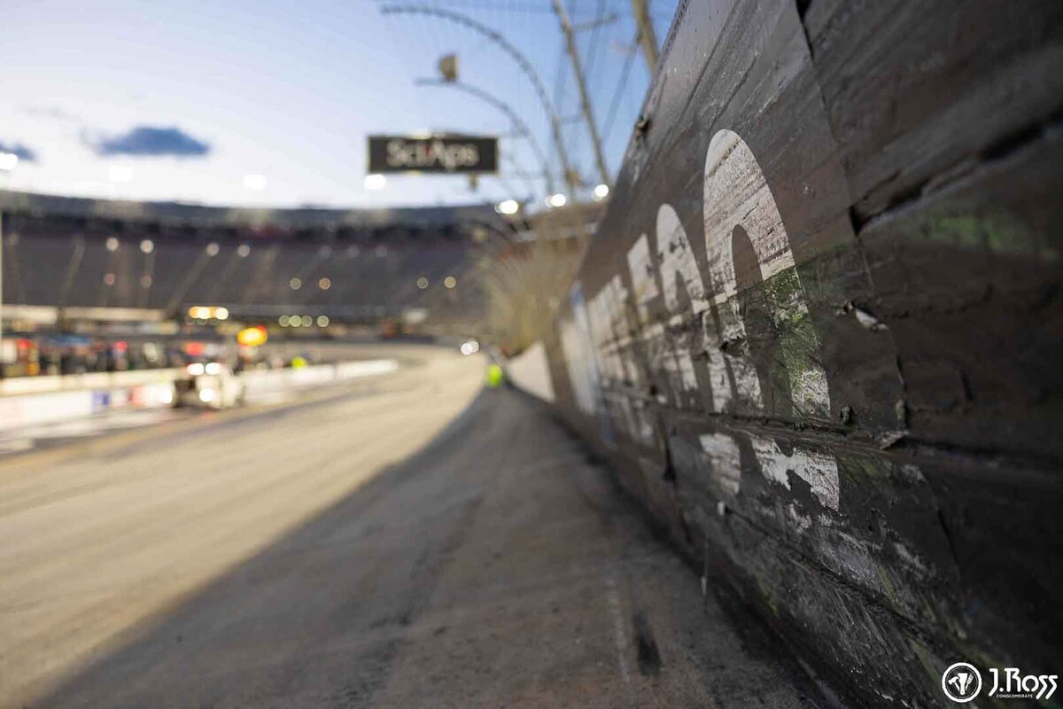 BRISTOL-MOTOR-SPEEDWAY-COMMERCIAL-PAINTING-J.ROSS-8-2