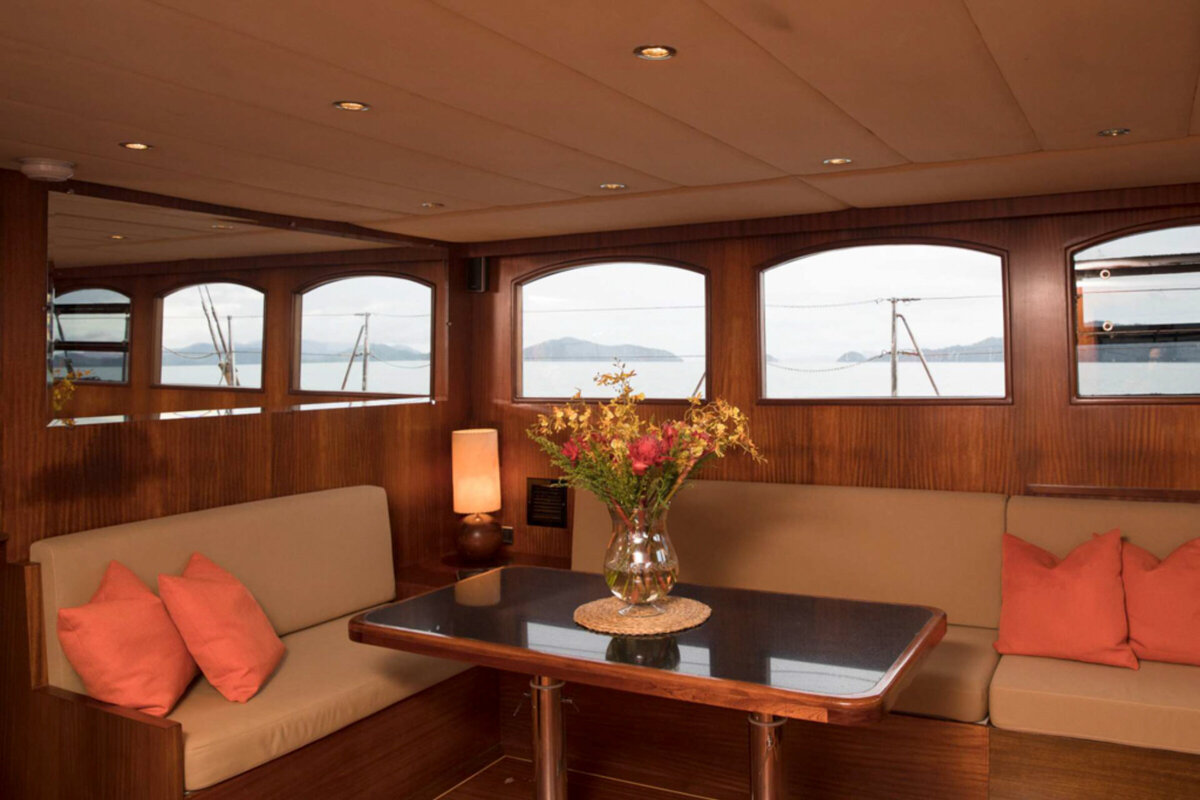 The Blue Luxury Yacht Thailand Salon
