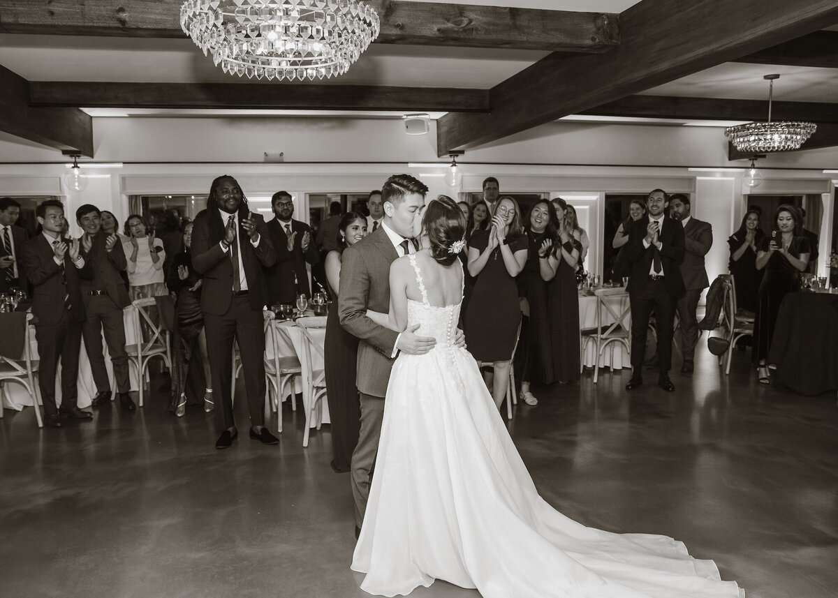 first-dance-at-stonehurst-hampton-valley