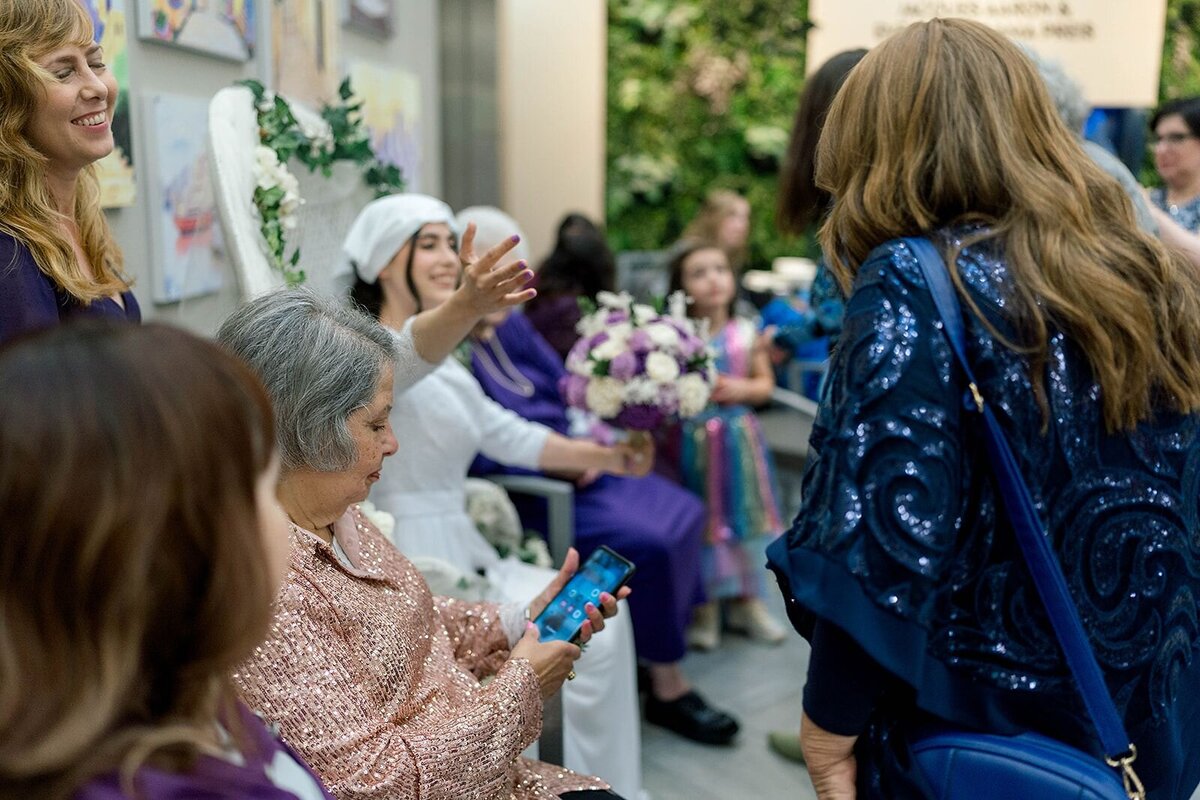 Eliana-Melmed-Photography-Chicago-LosAngeles-Jewish-WeddingPhotographer-CarmiKalman-KabbalatPanim-00086