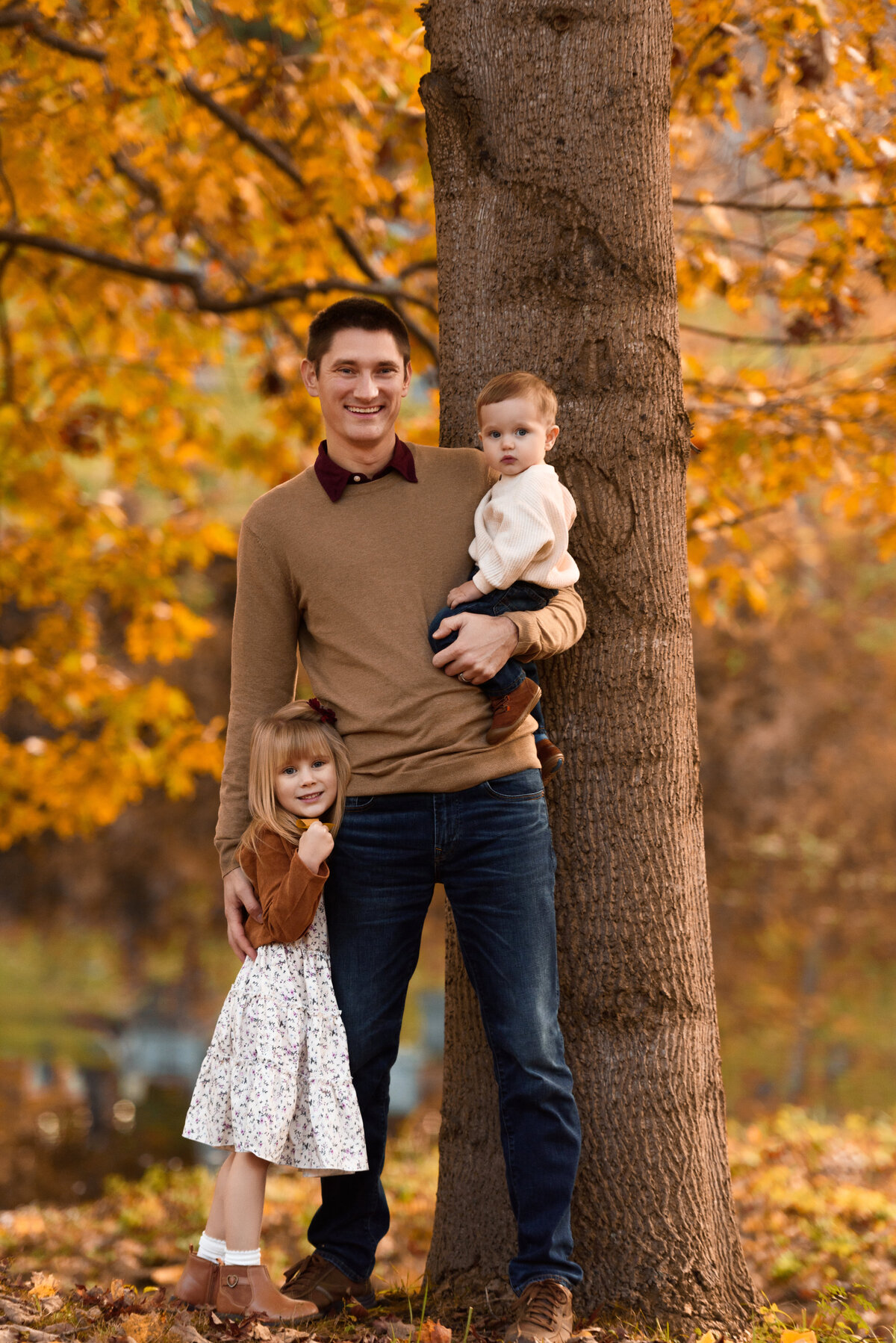 fall photo session with dad and kids