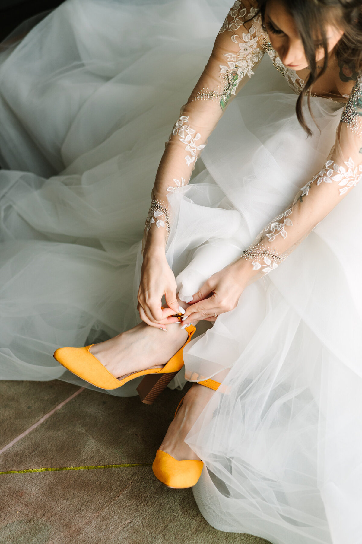 allisonbolinphoto-austin-texas-colorful-fall-south-congress-wedding-10