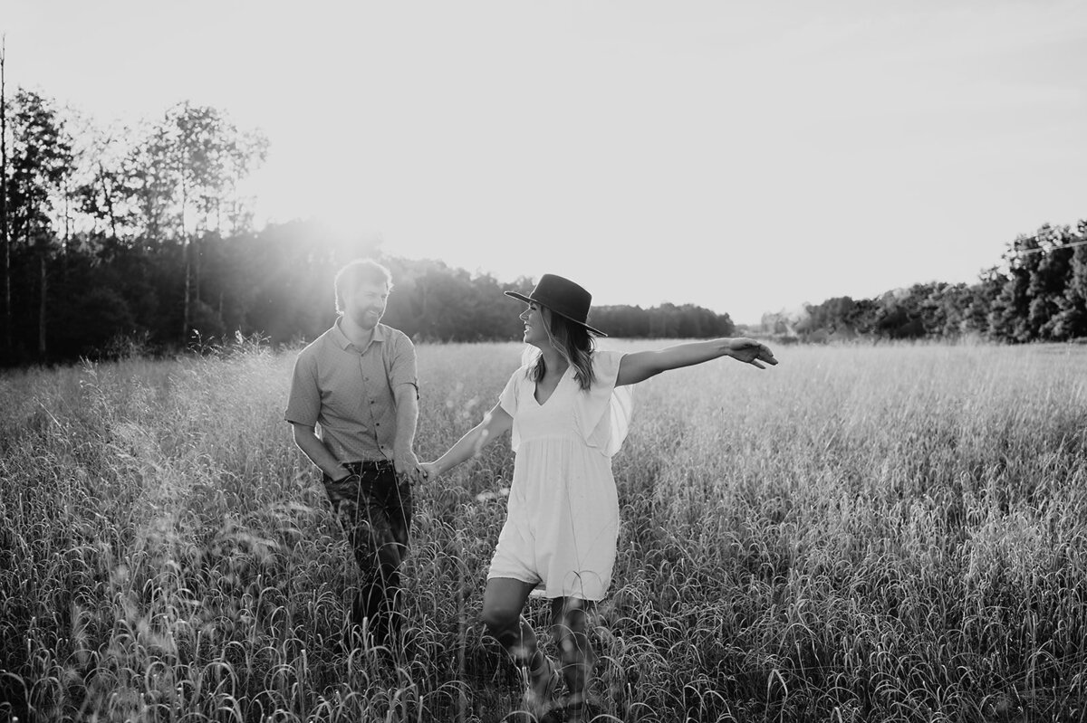 Bemidji_Engagement_Session_Summer_Field