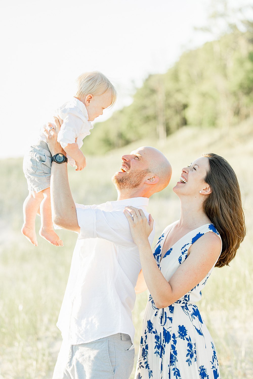 extended-family-session-muskegon-lake-michigan-beach-8.jpg20