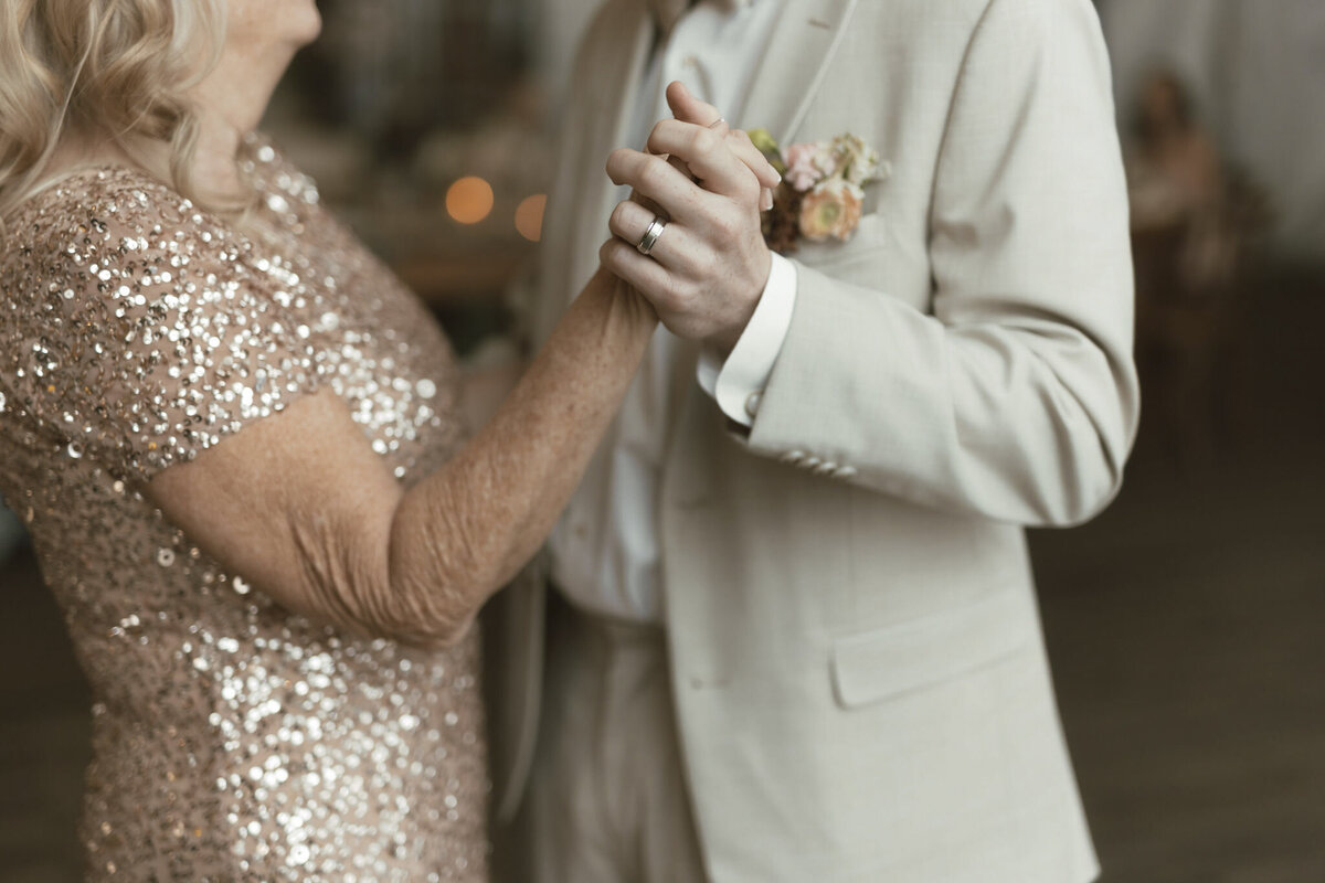 wedding-at-twin-oaks-gardens-san-marcos-160