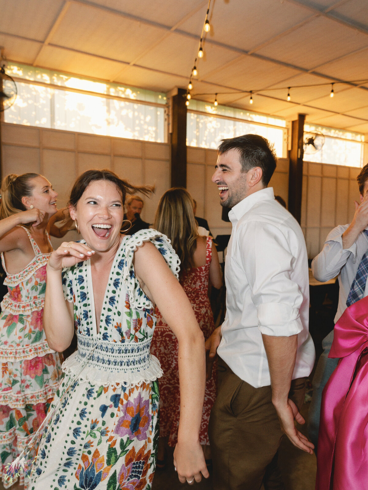 the-orchard-wedding-photos-by-the-tenneys-photography-in-hood-river-oregon-37