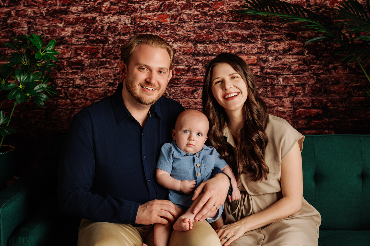 NWA family photographer, Northwest Arkansas best family photography, family portraits near me, professional family photos, family photography packages