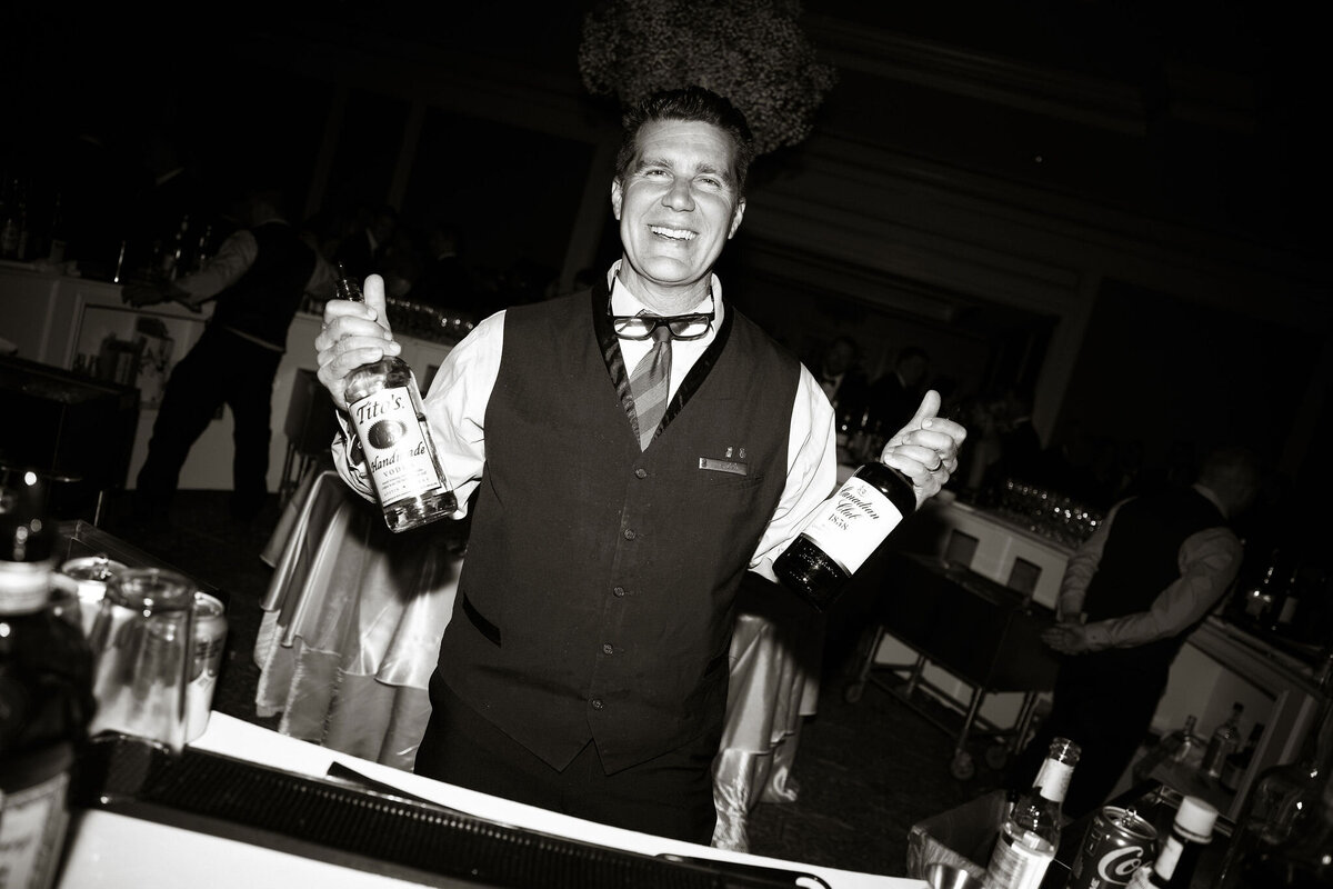 126-wedding-reception-bar