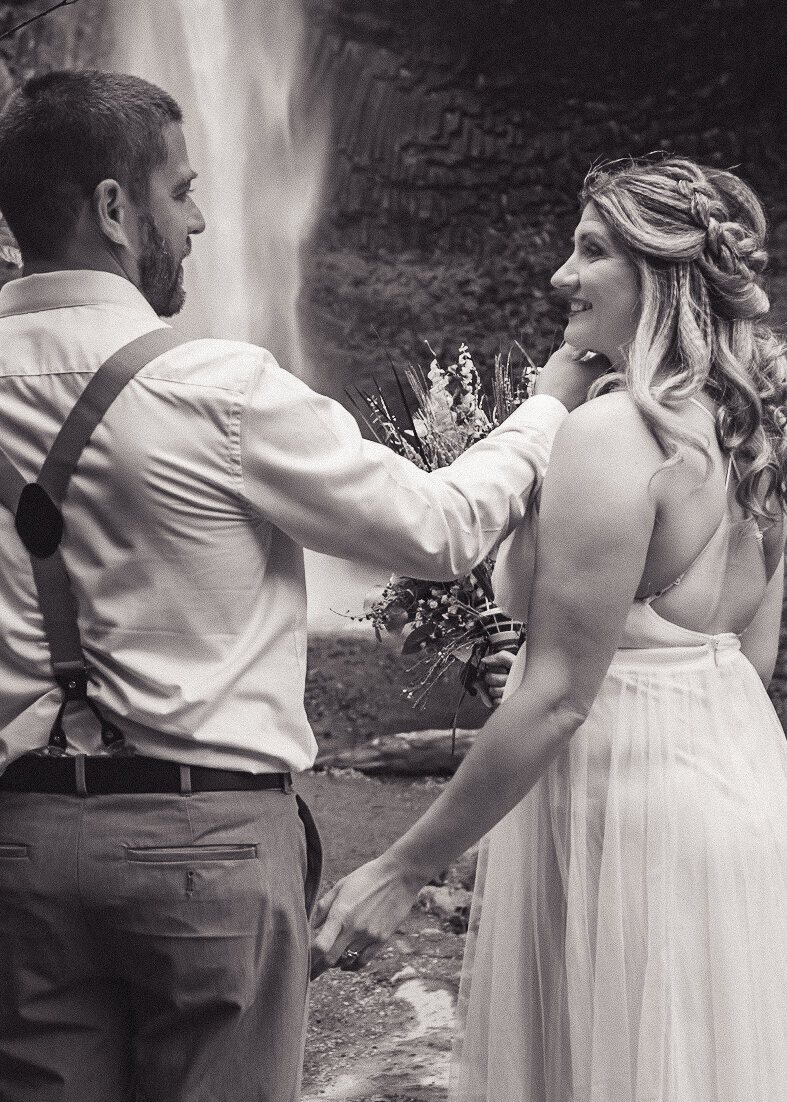 Columbia-Gorge-Elopement-Photographer