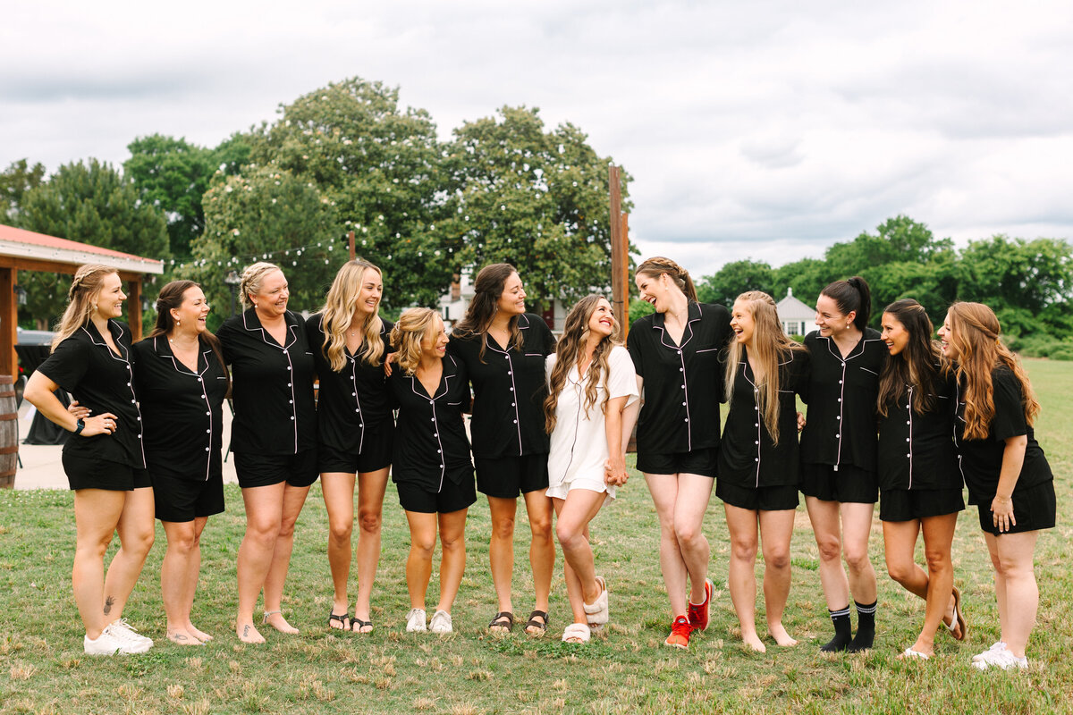 KileyandColtonWedding_GettingReady_RachaelReidPhotography_-49