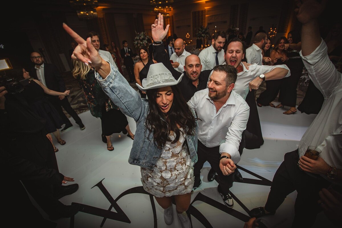 bride-groom-dancing-florida-reception