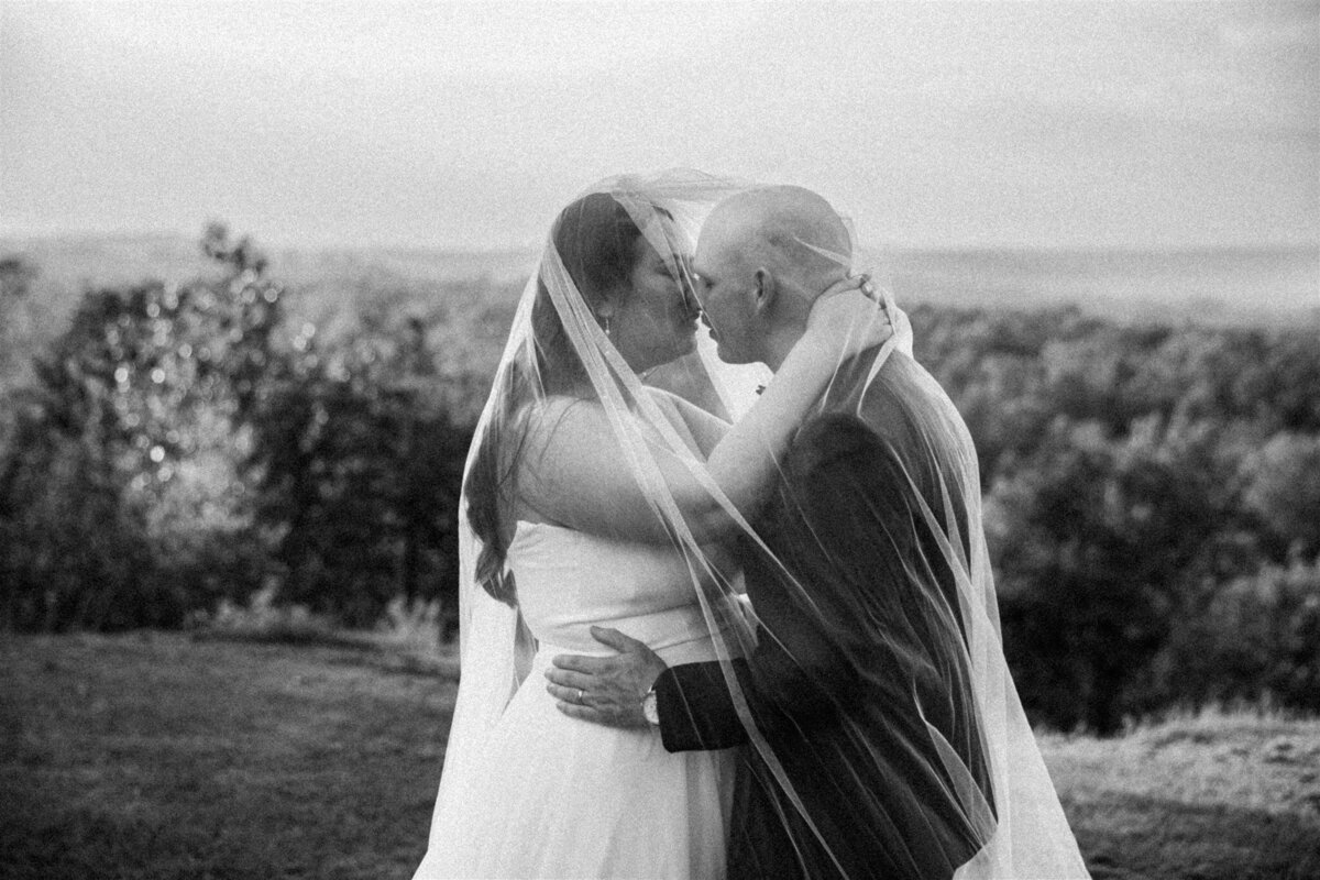 Larakers_Wedding_723_©2024Legend&LaceStudios