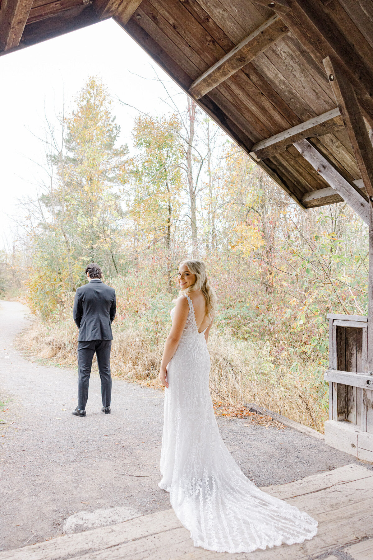 gabby-nico-ottawa-wedding-aquatopia-carp-2023-21