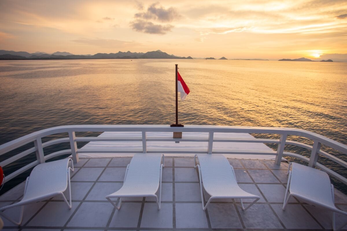 Harmoni Luxury Indonesia Yacht Charter - s04