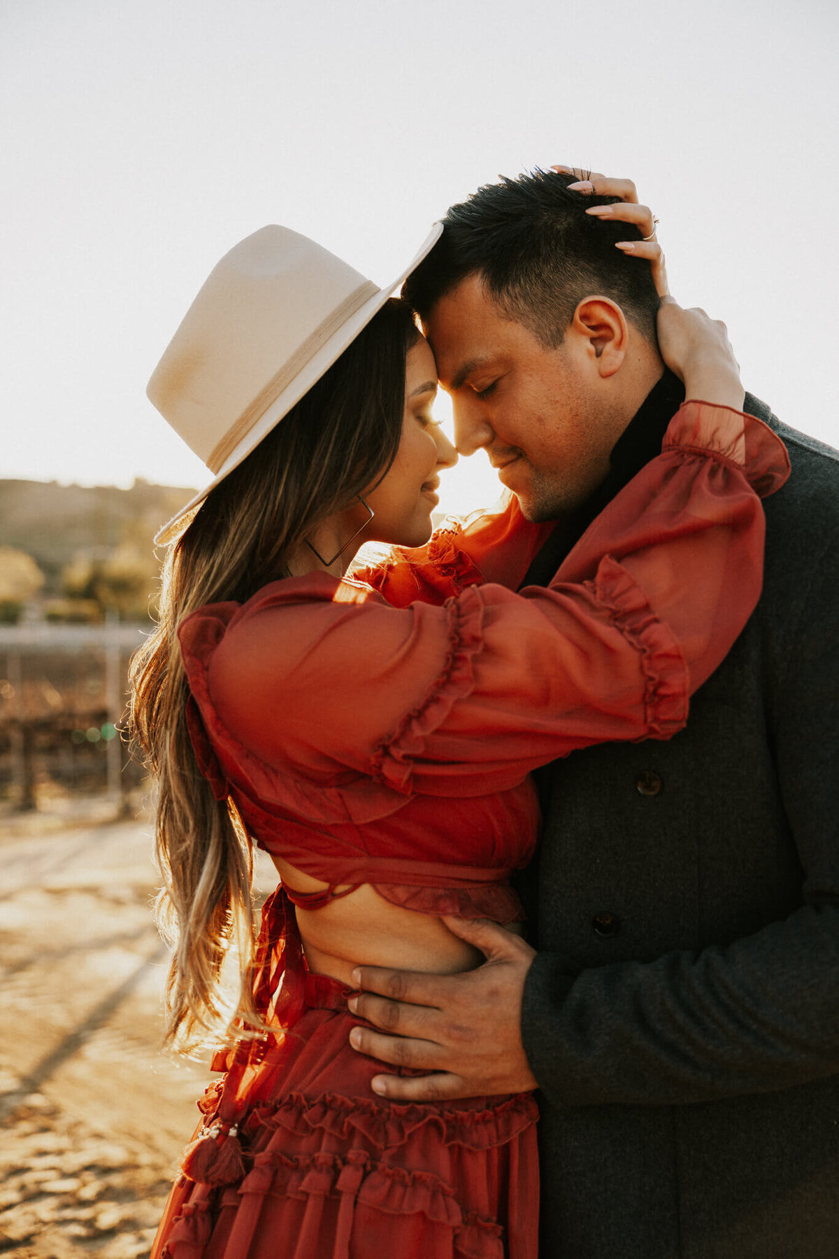 leoness-cellars-winery-engagement-photoshoot