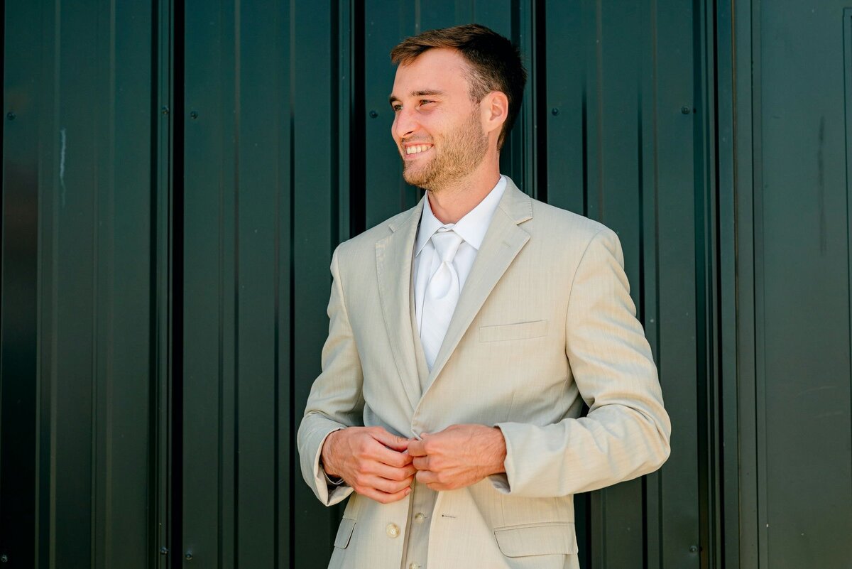 groom-smiling-outside
