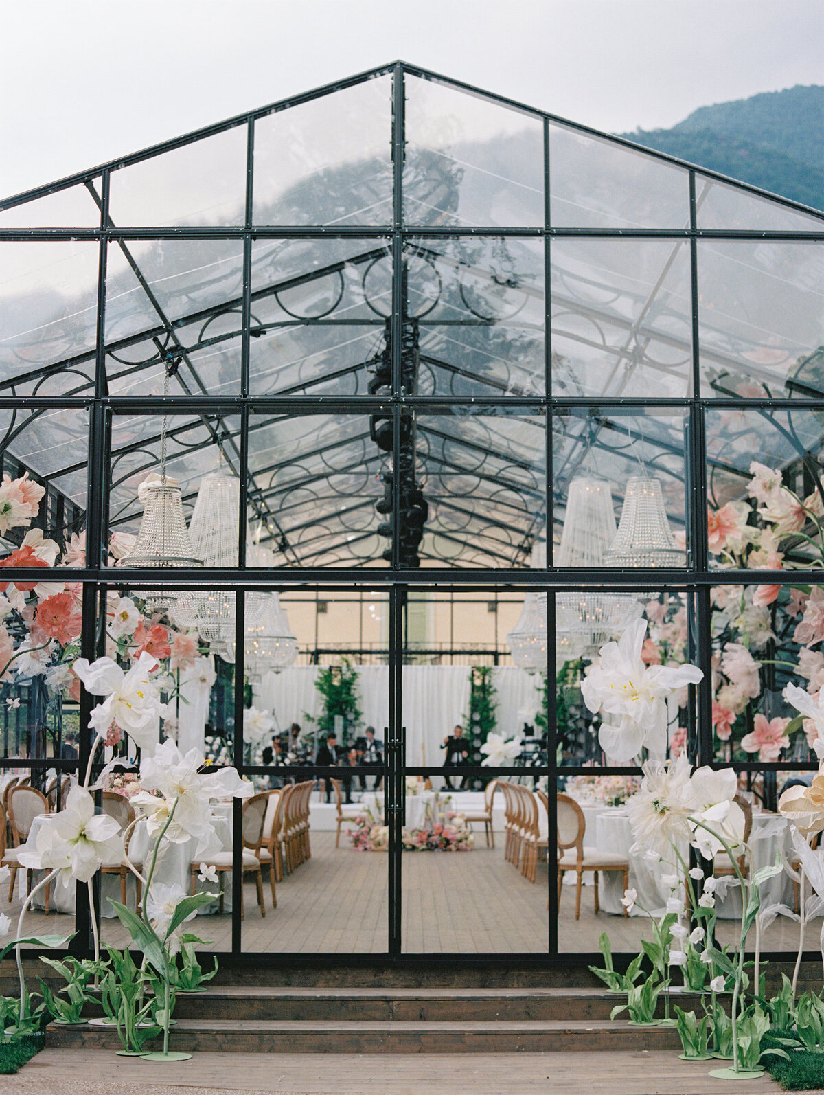 31-villa-balbiano-lake-como-wedding-max-owens-design