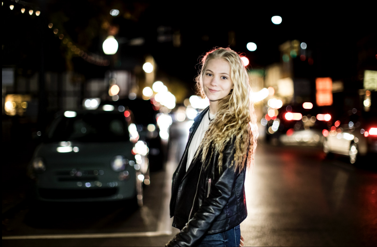 senior-girls-photos-night-time