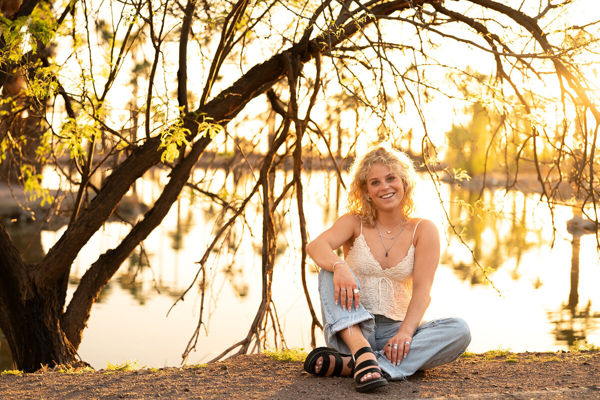 Gorgeous Arizona golden hour senior photos at Papago Park