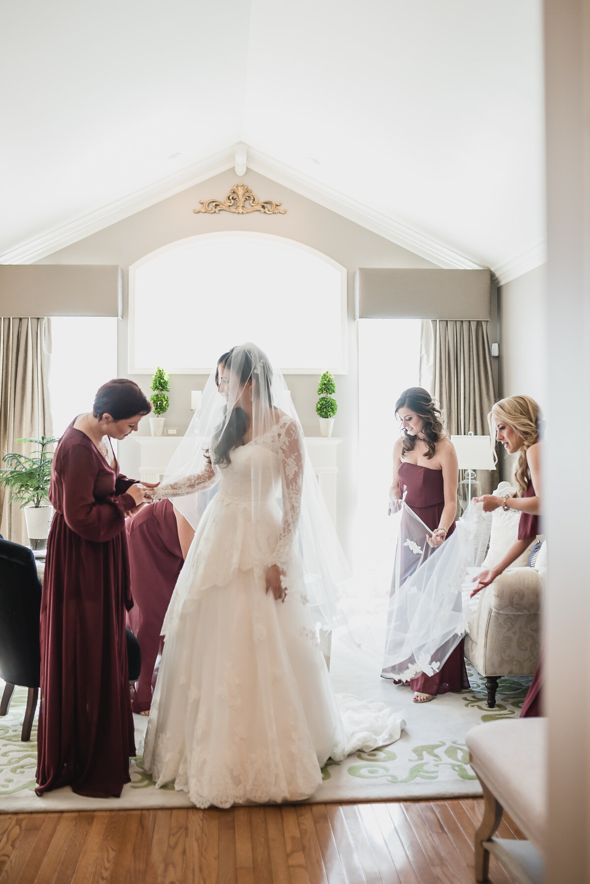 An elegant black tie garden wedding at Planterra Conservatory in West Bloomfield Michigan provided by top rated Metro Detroit wedding photographer Kari Dawson14
