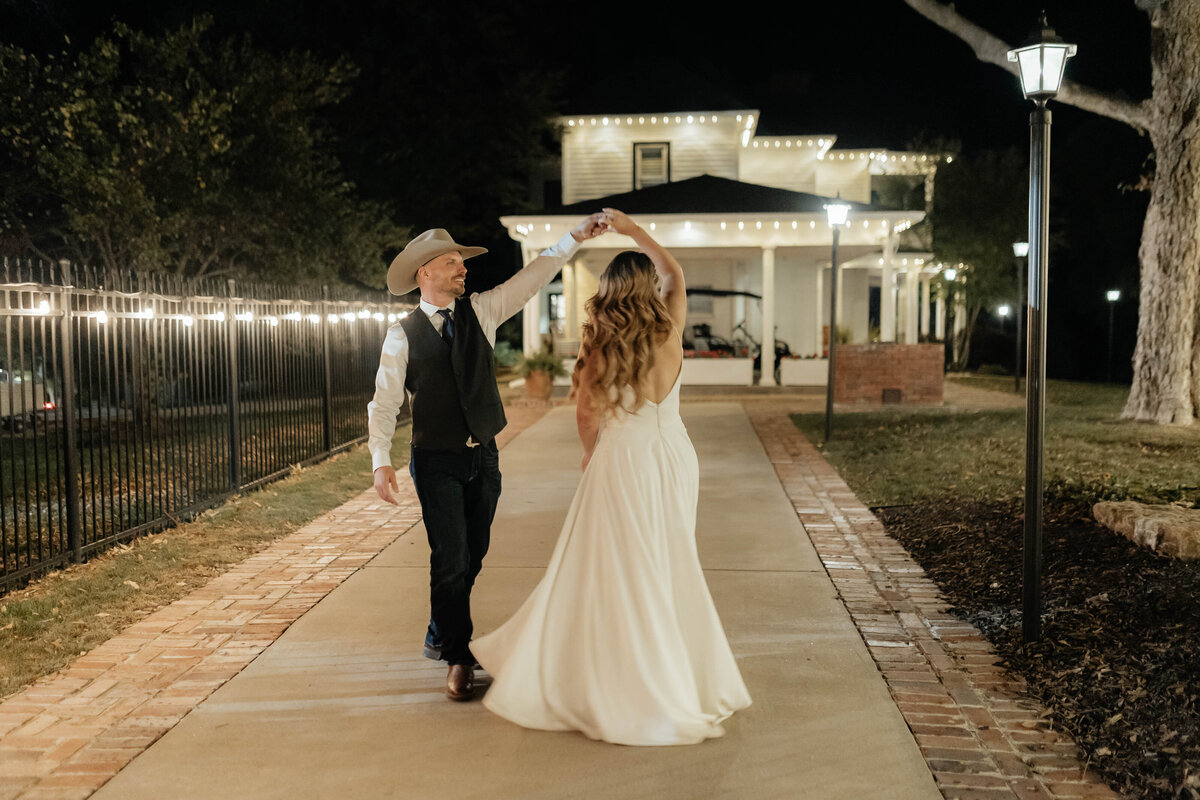 Jake_Lauren_Couple-390